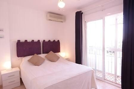 Amplio Apartamento Con Piscina Cerca De La Playa Нерха Екстер'єр фото